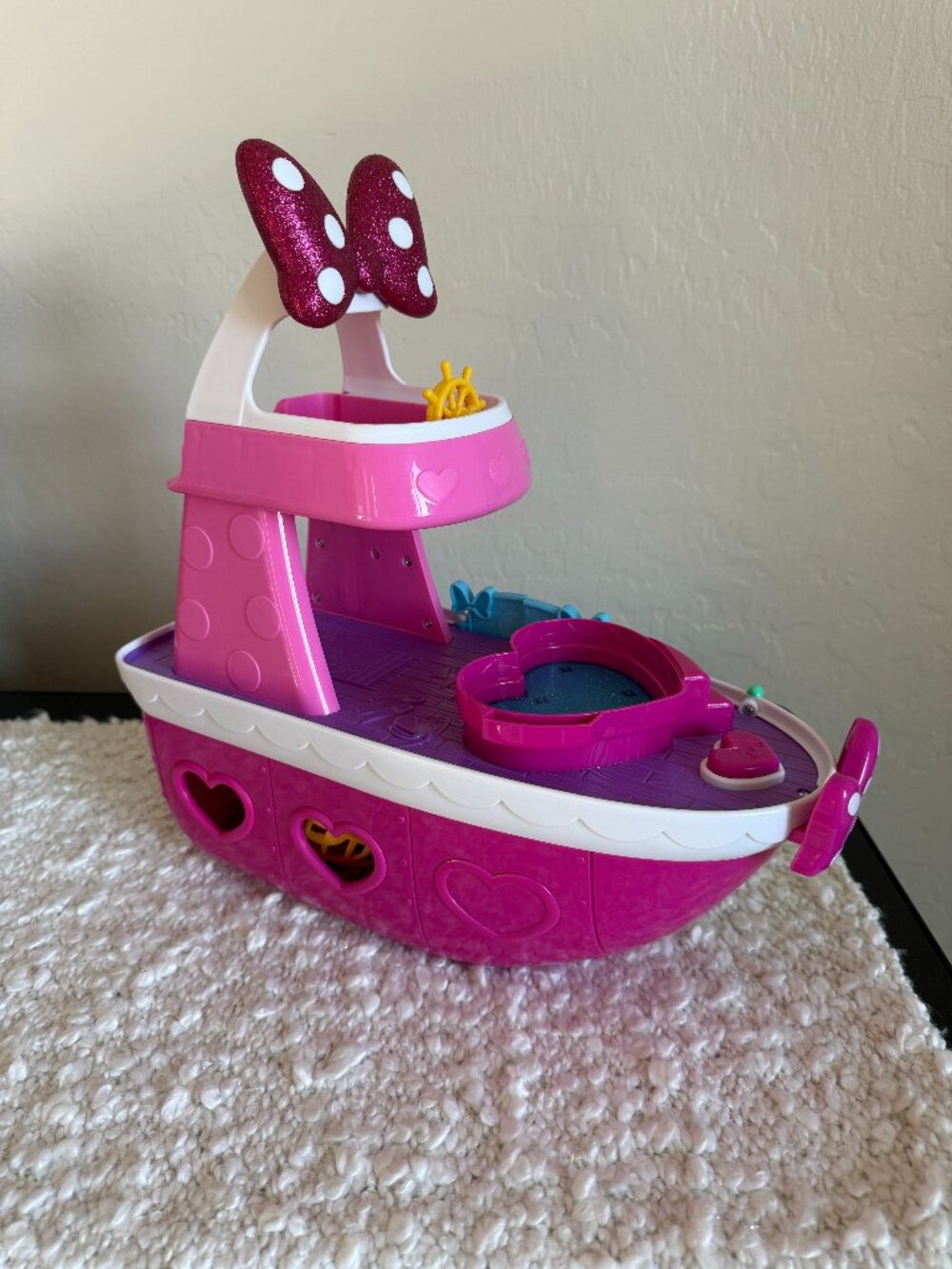 Disney Junior Bowdazzling Yacht with All Accessories - Like New
